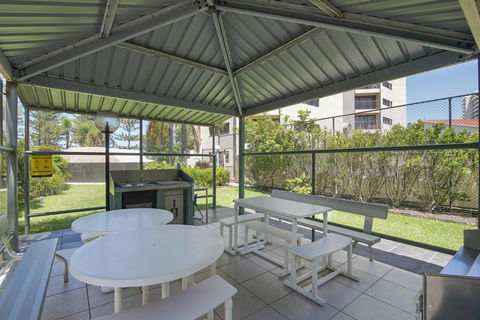 Burleigh Esplanade Apartments - Gold Coast 4U 24