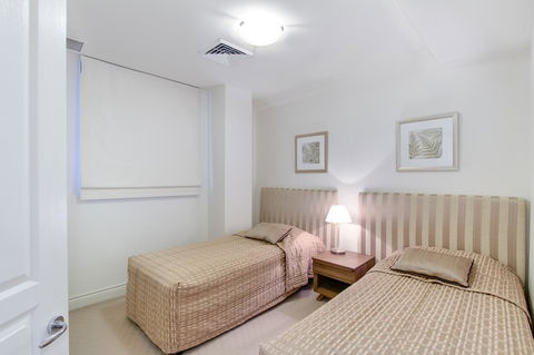 MacArthur Chambers - Gold Coast 4U 10