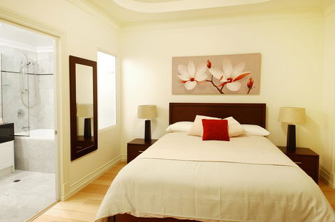MacArthur Chambers - Gold Coast 4U 4