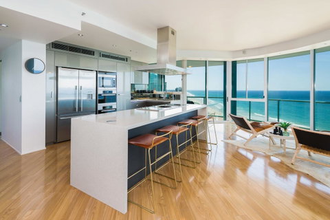 The Waterford On Main Beach - Accommodation Gold Coast 8