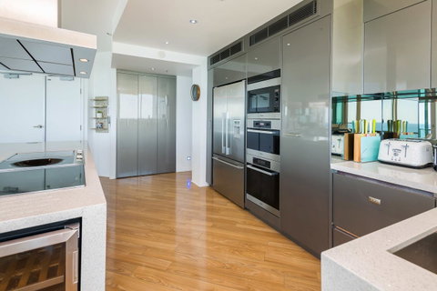 The Waterford On Main Beach - Accommodation Gold Coast 7