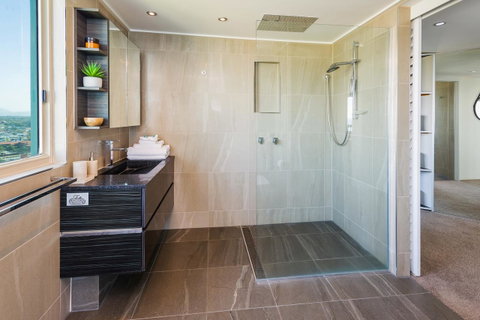 The Waterford On Main Beach - Accommodation Gold Coast 3