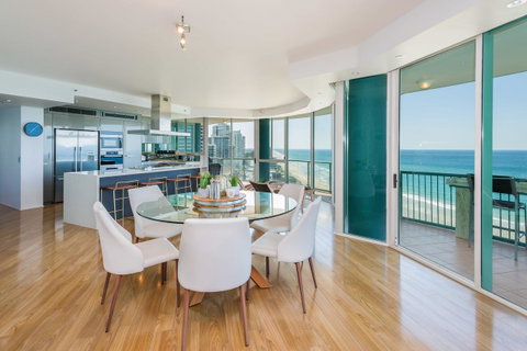 The Waterford On Main Beach - Accommodation Gold Coast 10