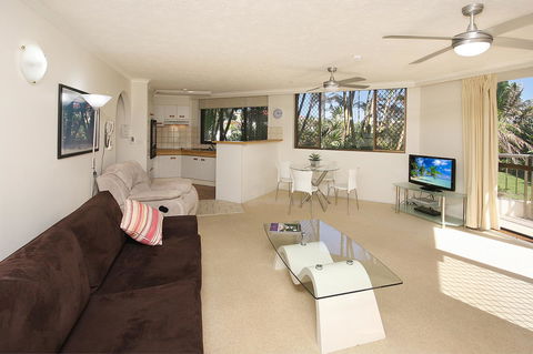 Spindrift On The Beach - Absolute Beachfront - Accommodation Gold Coast 19