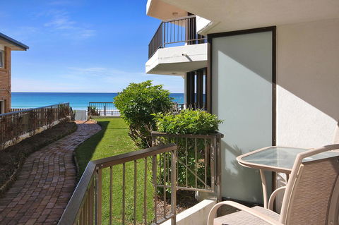 Spindrift On The Beach - Absolute Beachfront - Accommodation Gold Coast 27