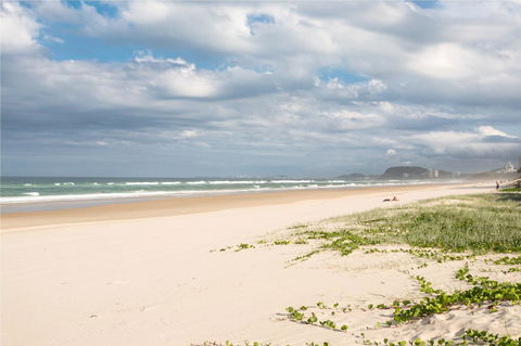 Spindrift On The Beach - Absolute Beachfront - Accommodation Gold Coast 18