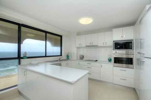 Spindrift On The Beach - Absolute Beachfront - Accommodation Gold Coast 30
