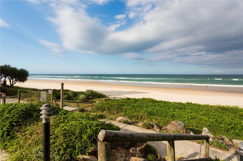 Spindrift On The Beach - Absolute Beachfront - Accommodation Gold Coast 22