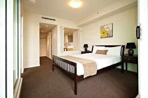 Lanai Riverside Apartments - 1 Gold Coast 8