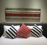 Calamvale Hotel Suites and Conference Centre - Gold Coast 4U