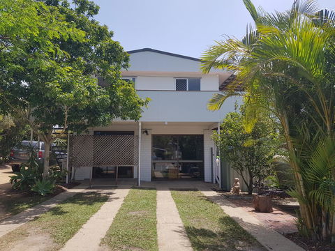 Highland House - Gold Coast 4U 9