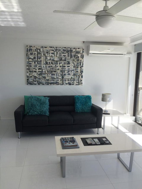 Surfers Century Oceanside Apartments - Accommodation Gold Coast 27
