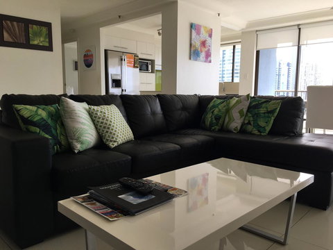 Surfers Century Oceanside Apartments - Accommodation Gold Coast 26