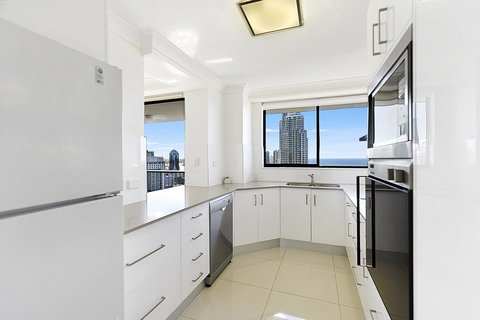 Surfers Century Oceanside Apartments - Accommodation Gold Coast 4