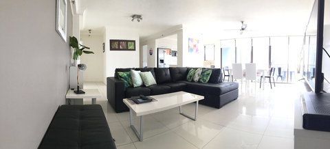 Surfers Century Oceanside Apartments - Accommodation Gold Coast 25