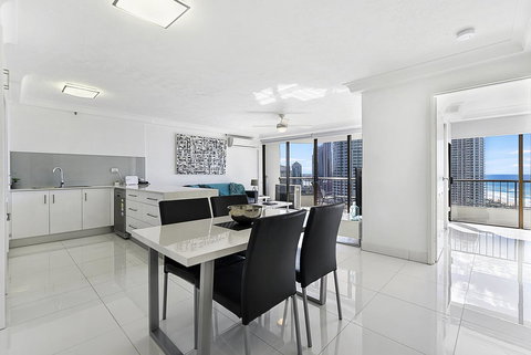 Surfers Century Oceanside Apartments - Accommodation Gold Coast 1