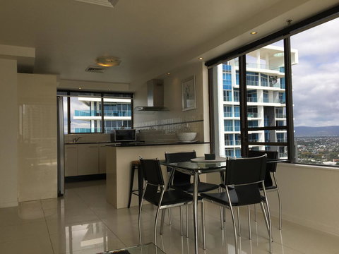 Surfers Century Oceanside Apartments - Accommodation Gold Coast 24