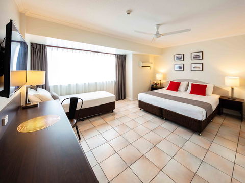Hides Hotel - Accommodation Gold Coast 1