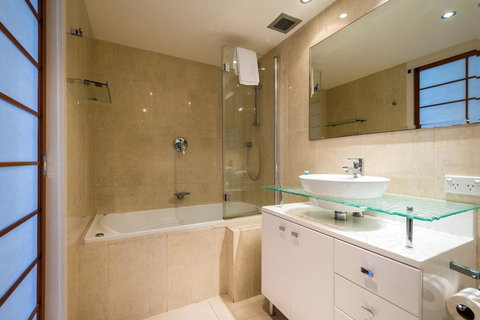 Breakers North Absolute Beachfront Apartments - Official - Accommodation Gold Coast 5