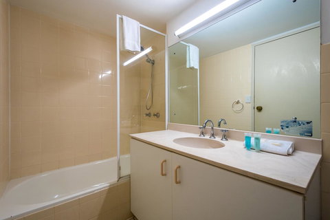 Breakers North Absolute Beachfront Apartments - Official - Accommodation Gold Coast 11