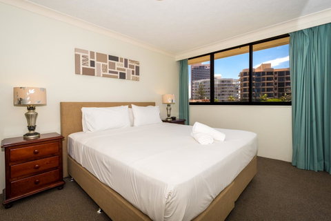 Breakers North Absolute Beachfront Apartments - Official - Accommodation Gold Coast 19