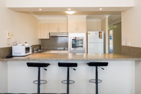 Breakers North Absolute Beachfront Apartments - Official - Accommodation Gold Coast 14