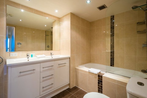 Breakers North Absolute Beachfront Apartments - Official - Accommodation Gold Coast 36