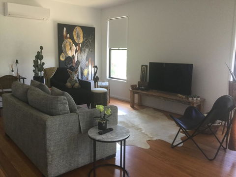 Sam's Buderim Mountain Guest House - Gold Coast 4U 6