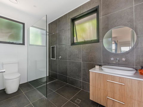 Sam's Buderim Mountain Guest House - Gold Coast 4U 5