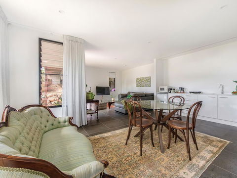Sam's Buderim Mountain Guest House - Gold Coast 4U 16