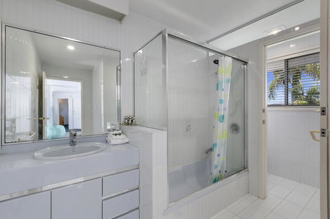 Havana Blue - Large 4 Bedroom Family Home - Gold Coast 4U 21