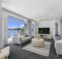 Havana Blue - Large 4 Bedroom Family Home - Gold Coast 4U