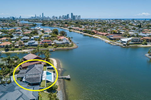 Havana Blue - Large 4 Bedroom Family Home - Gold Coast 4U 8