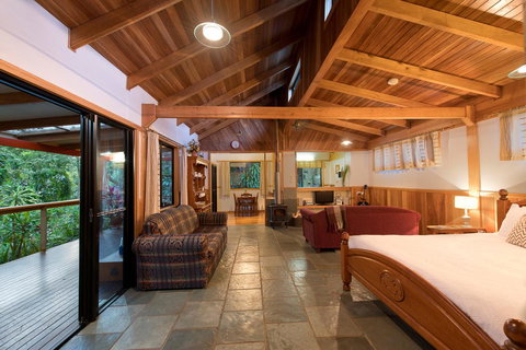 Sharlynn By The River - Accommodation Gold Coast 24