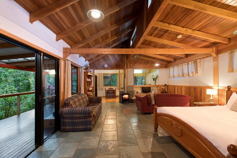 Sharlynn By The River - Accommodation Gold Coast 15