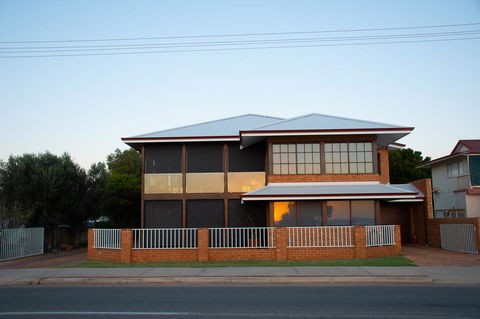 Waterside House Kalbarri - Gold Coast 4U 0