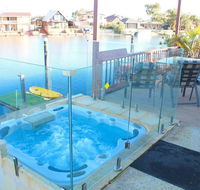 Waterside Resort Style - Gold Coast 4U