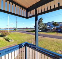 Waterside Retreat - Gold Coast 4U