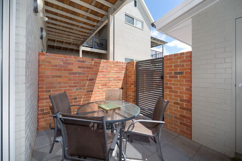 Waterstreet Apartment - Gold Coast 4U 1