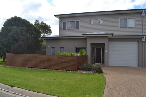 Waterview- Stoneleigh At Yarra - Accommodation Gold Coast 0