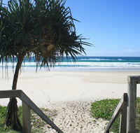 WAVES 203 ON CURRUMBIN - 1 Gold Coast