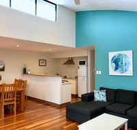 Waves on Fearn - Gold Coast 4U
