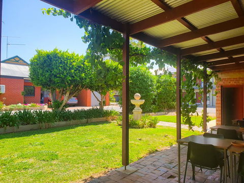 Wentworth Central Motor Inn - Gold Coast 4U 0