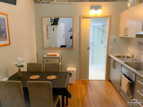 Westside Studio Apartments - Gold Coast 4U 0