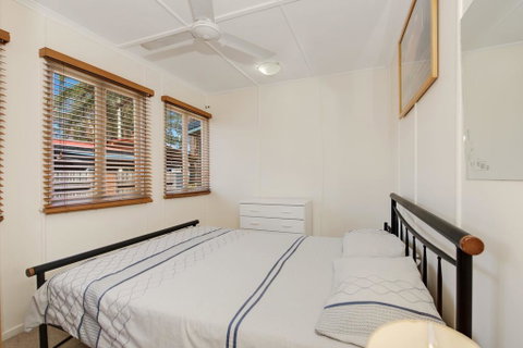Wheelchair Friendly With Water Views - Welsby Pde, Bongaree - Accommodation Gold Coast 1