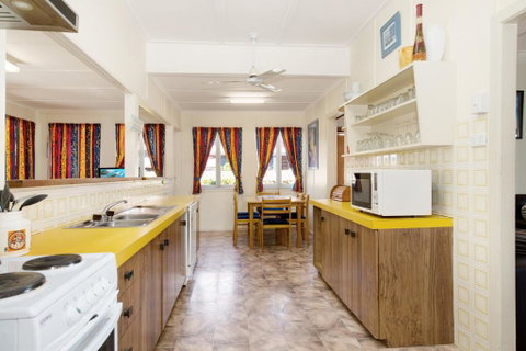 Wheelchair Friendly With Water Views - Welsby Pde, Bongaree - Accommodation Gold Coast 2