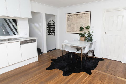White Beach Cottage - Gold Coast 4U 2