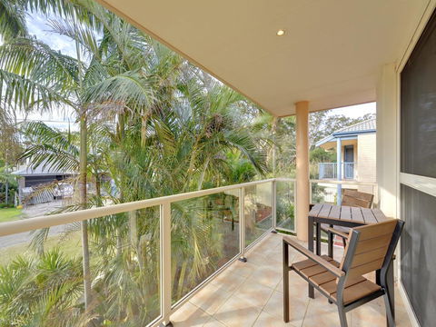White Horses, 7A Achilles Street - Accommodation Gold Coast 1