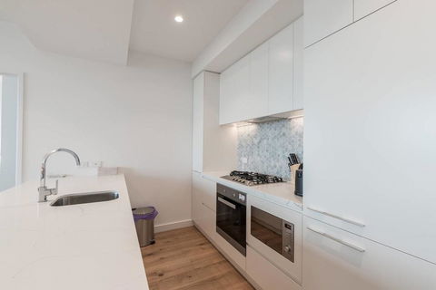 Whitehorse Tower 2 Bedroom 2 Bath - Gold Coast 4U 2