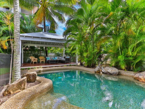 Whitehouse - Palm Cove - Accommodation Gold Coast 0